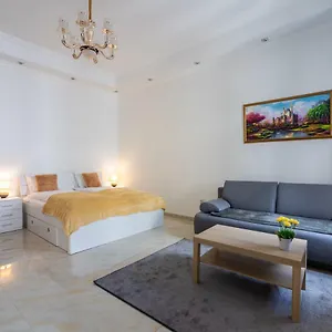 https://dfive-town-hall-apartment.inbudapesthotels.com